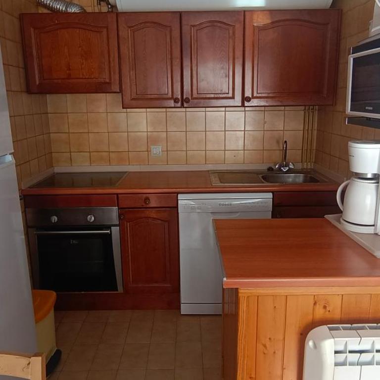 Apartamento a pie de Pistas con Parking Privado - Apartamento de 2 dormitorios - 13