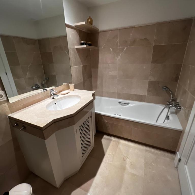 Appartement Rio Real Marbella - Two-Bedroom Apartment - 14