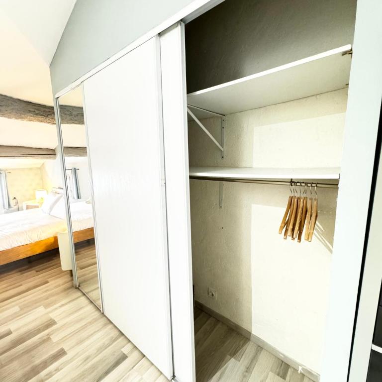Loge de l'Opéra à 200 m du Palais des Papes - Apartment mit 1 Schlafzimmer - 21