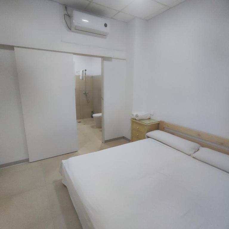 Valencia Beach PINK - One-Bedroom Apartment - 9