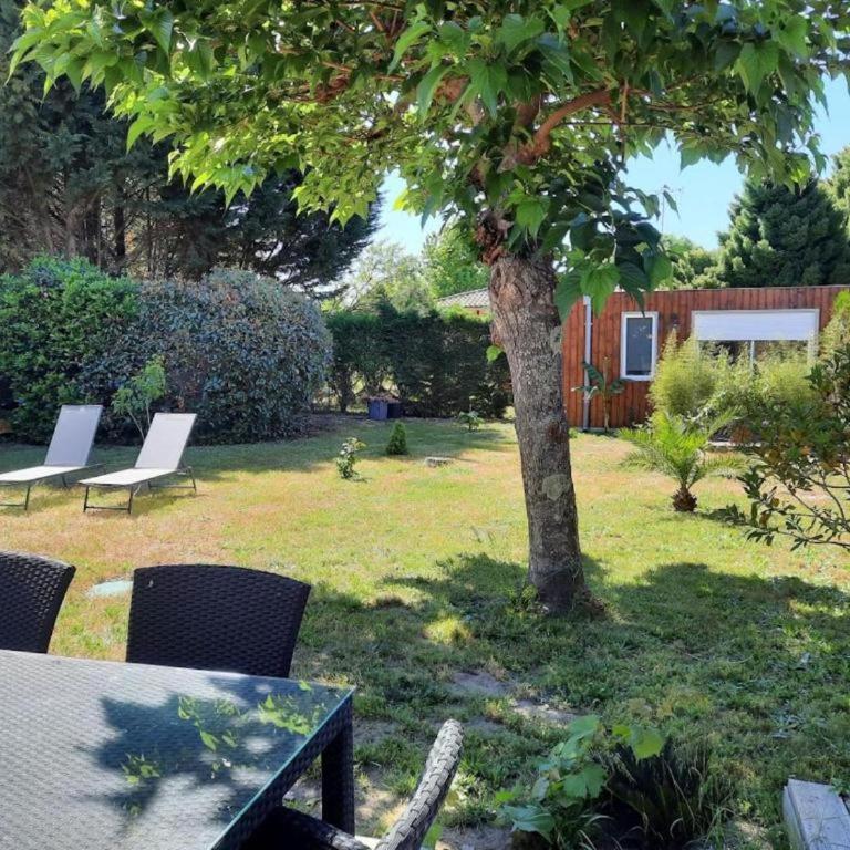 VILLA DE PLAIN PIED ET STUDIO CLIMATISES, AU CALME, 6 PERSONNES MAXIMUM A 7mn DU GOLF ET DE LA PLAGE - Villa - 2