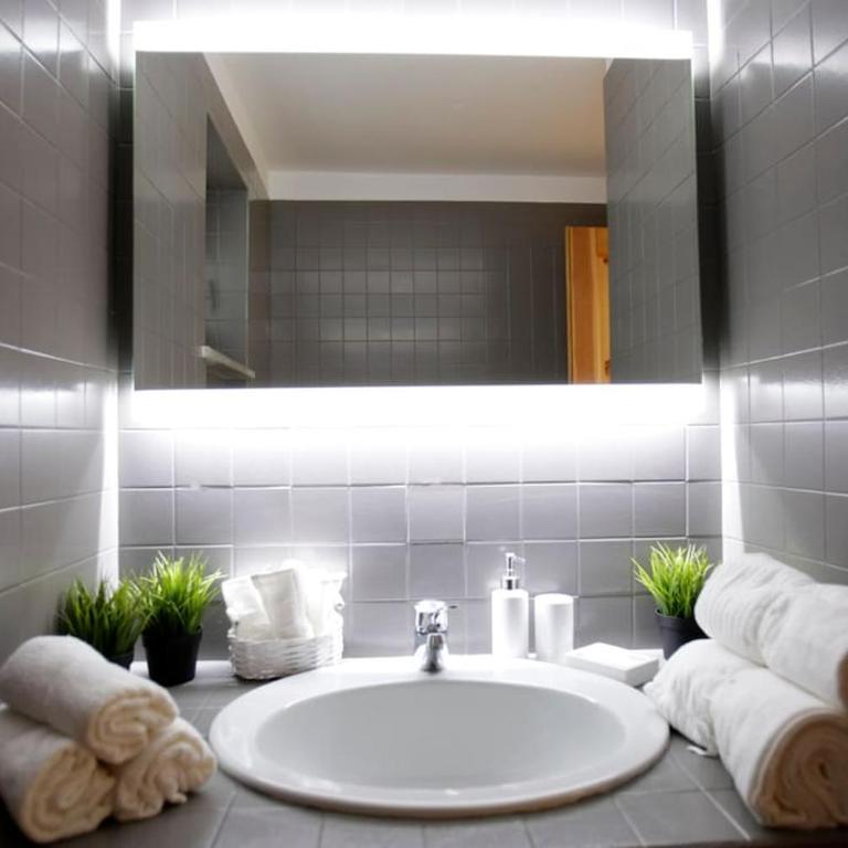 Mont Blanc View 2BR with Balcony & Parking - Casa con 2 Camere da Letto - 10