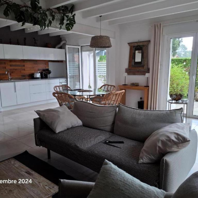 VILLA DE PLAIN PIED ET STUDIO CLIMATISES, AU CALME, 6 PERSONNES MAXIMUM A 7mn DU GOLF ET DE LA PLAGE - Villa - 19