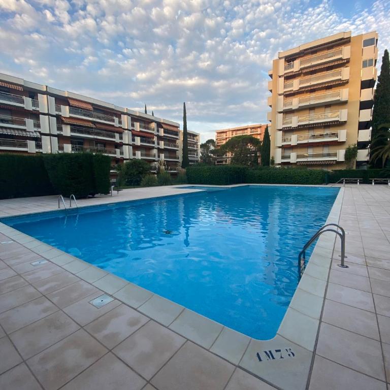 French Riviera Saint Raphaël Retreat - Apartment - 12