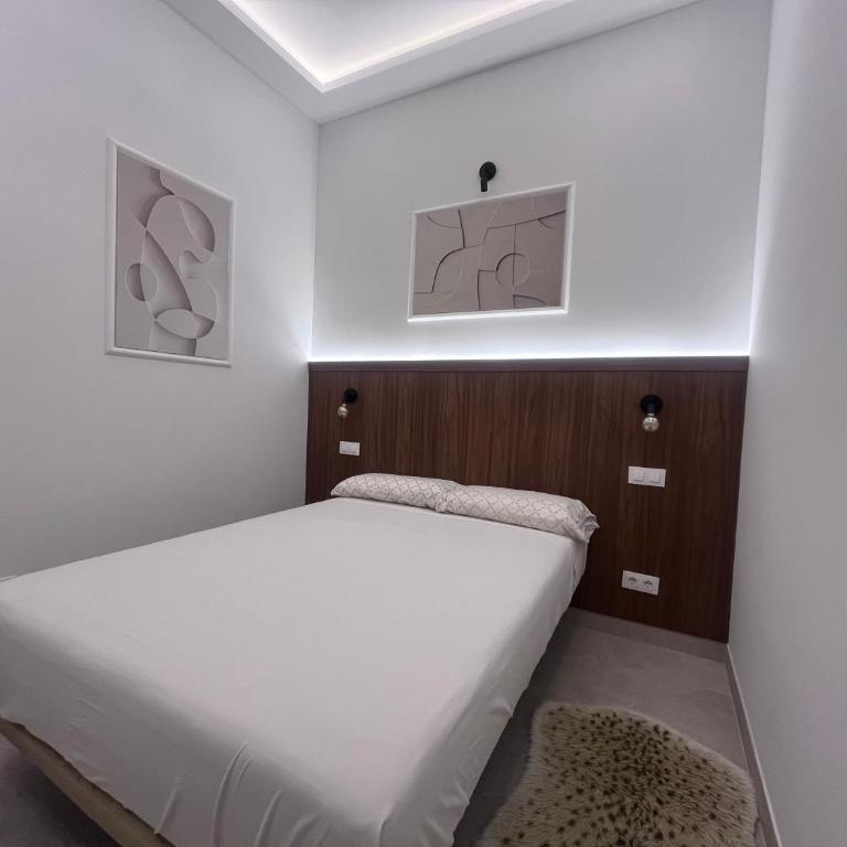E8 Delux Plaza Mayor - Two-Room Apartment - 18