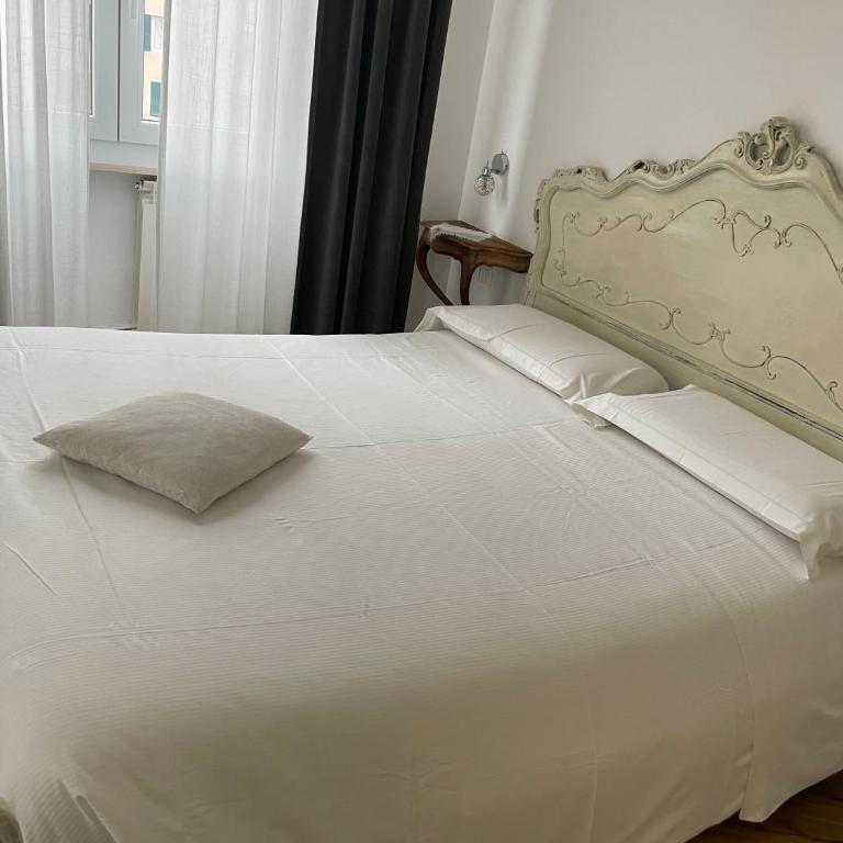 Cavour16 rent bedrooms - Camera King con Balcone - 1