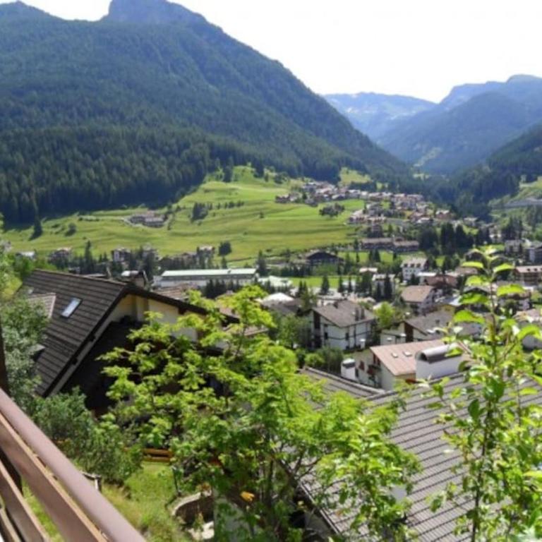 Moena Appartamento Fior di Melo con WiFi e Riscaldamento e Trentino Guest Card - Two-Bedroom Apartment with Balcony - 1