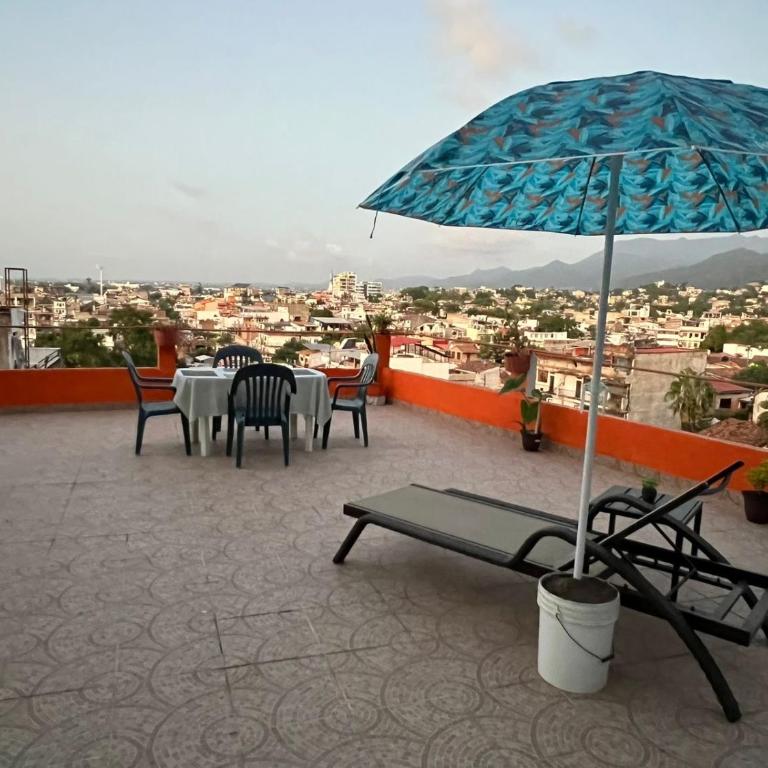 Orange Butterfly - One-Bedroom Apartment - 37