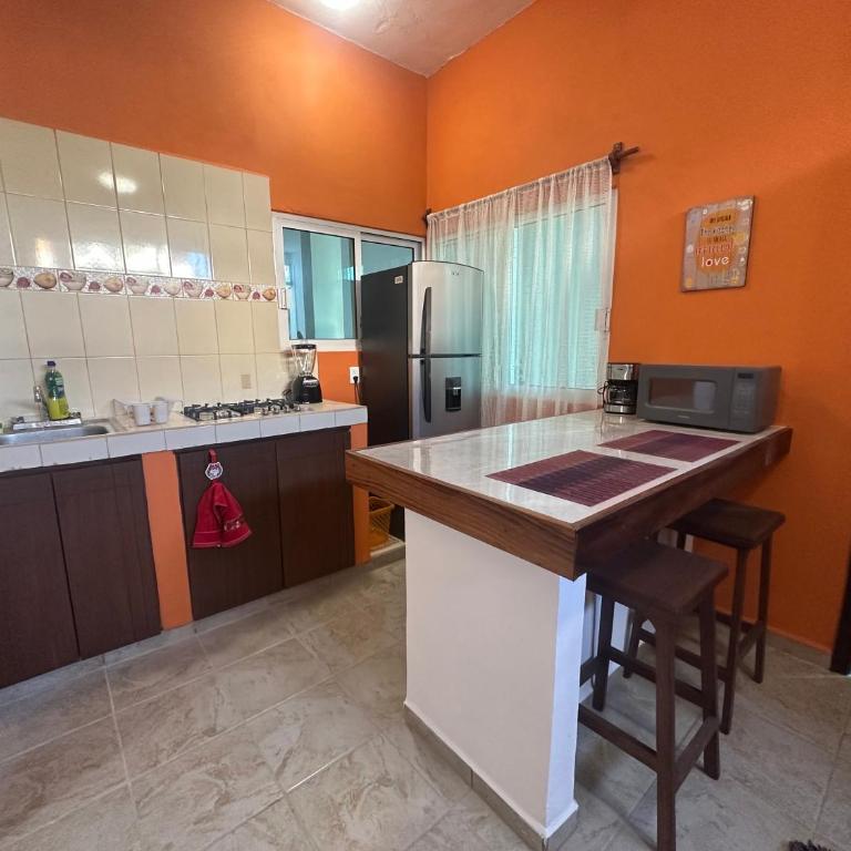 Orange Butterfly - One-Bedroom Apartment - 34