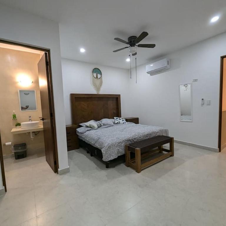 Preciosa Casa en Mérida, 2 Habitaciones, Excelente Ubicación, AC, Alberca, Asador y Estacionamiento - Two-Bedroom House - 12