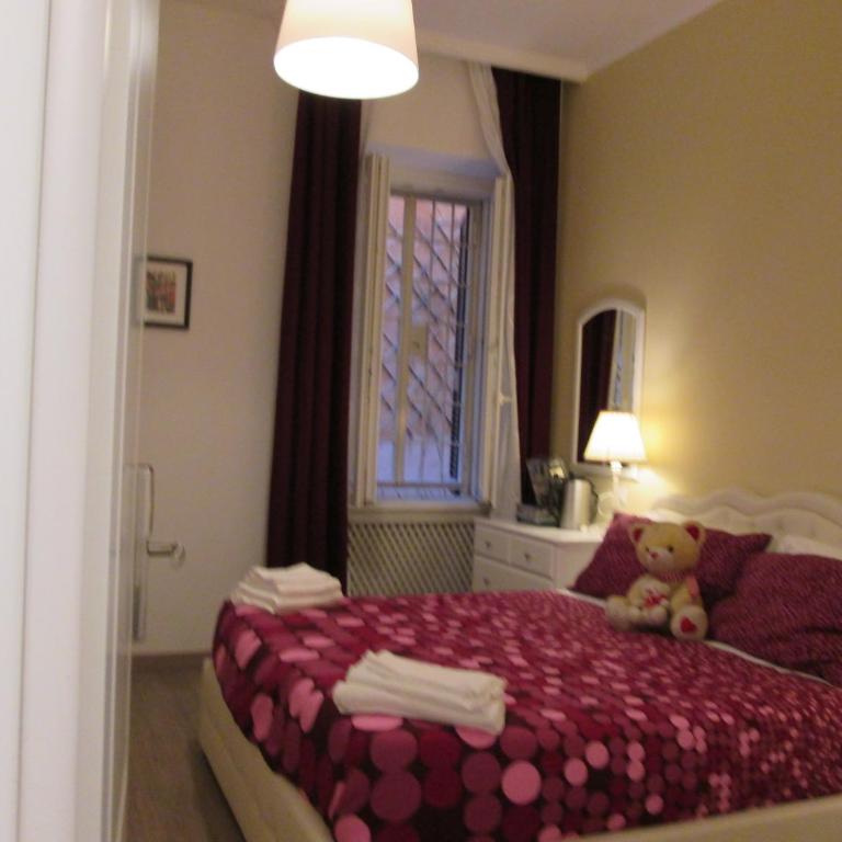Trevi Elegance Suite - Camera Matrimoniale con Balcone - 2