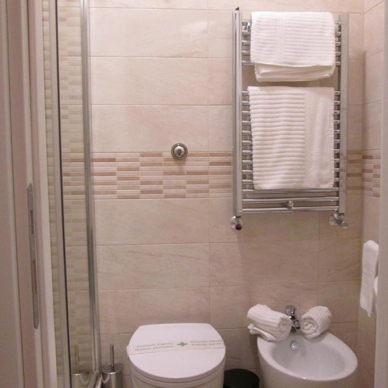 Trevi Elegance Suite - Camera Matrimoniale con Balcone - 3