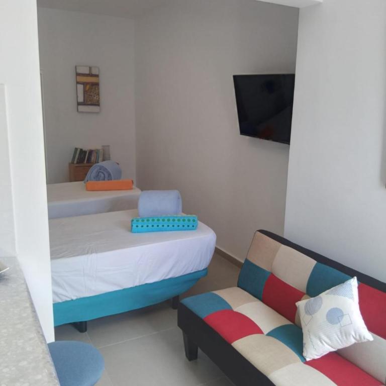 Yumbo Rainbow Homes C - Casa con 1 dormitorio - 4