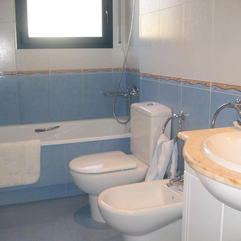 AMPLIO Y CONFORTABLE APARTAMENTO con PARKING - Apartamento de 3 dormitorios - 4