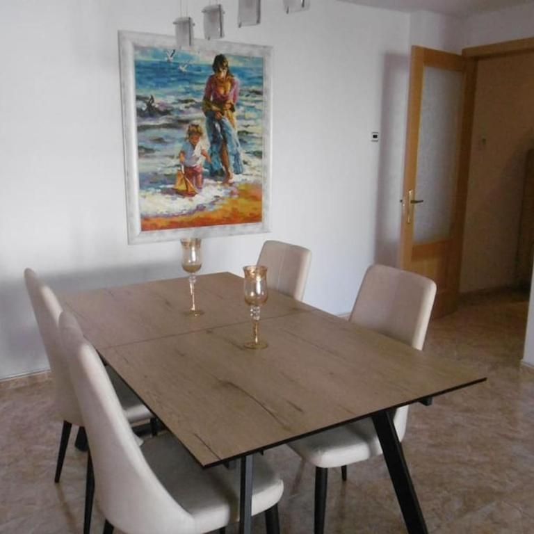 AMPLIO Y CONFORTABLE APARTAMENTO con PARKING - Apartamento de 3 dormitorios - 9