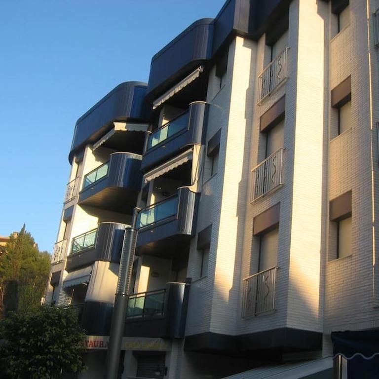 AMPLIO Y CONFORTABLE APARTAMENTO con PARKING - Apartamento de 3 dormitorios - 12