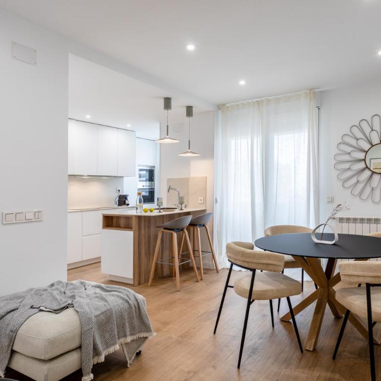 LAGUNARIA - Apartamento con Despacho en Retiro, Madrid - One-Bedroom Apartment - 45