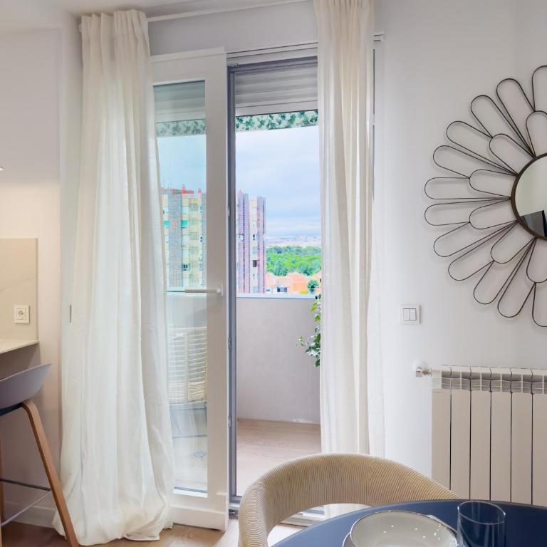 LAGUNARIA - Apartamento con Despacho en Retiro, Madrid - One-Bedroom Apartment - 50