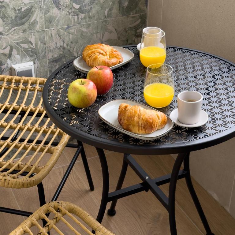 LAGUNARIA - Apartamento con Despacho en Retiro, Madrid - One-Bedroom Apartment - 59
