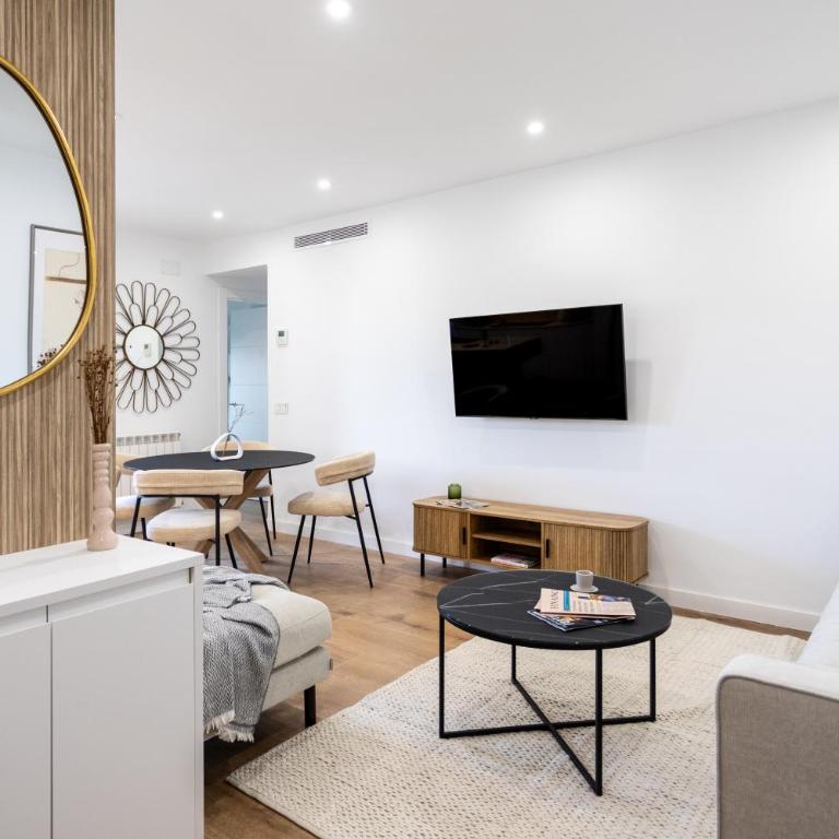 LAGUNARIA - Apartamento con Despacho en Retiro, Madrid - One-Bedroom Apartment - 63