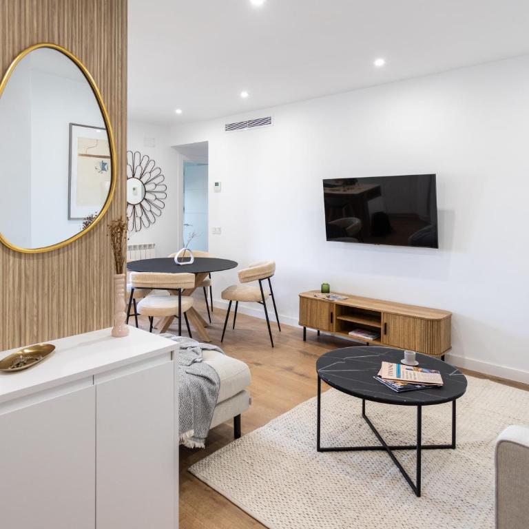 LAGUNARIA - Apartamento con Despacho en Retiro, Madrid - One-Bedroom Apartment - 77