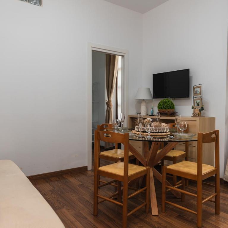 tuGuest Marques de Falces Apartments - Two-Bedroom Apartment with Balcony - 4