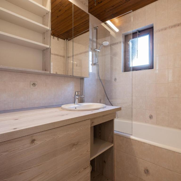 Appartement 3* proche pistes et commerces, Wi-Fi - FR-1-304-72 - Apartment - 7