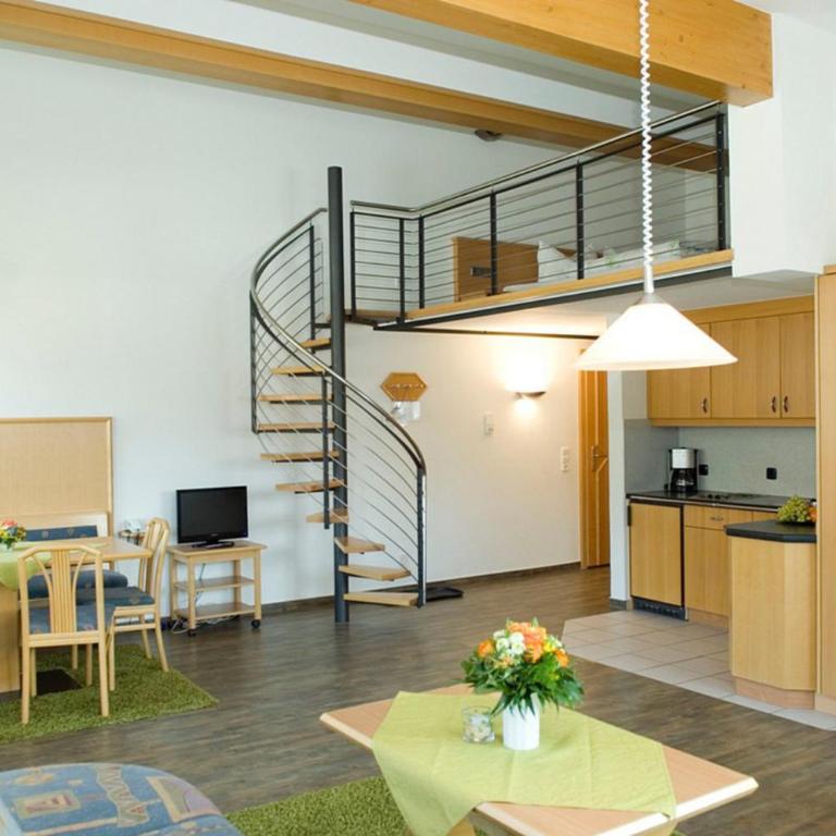 Ferienwohnung Alpensonne, Haus Wilfer, Oberstaufen PLUS - Apartment - 1