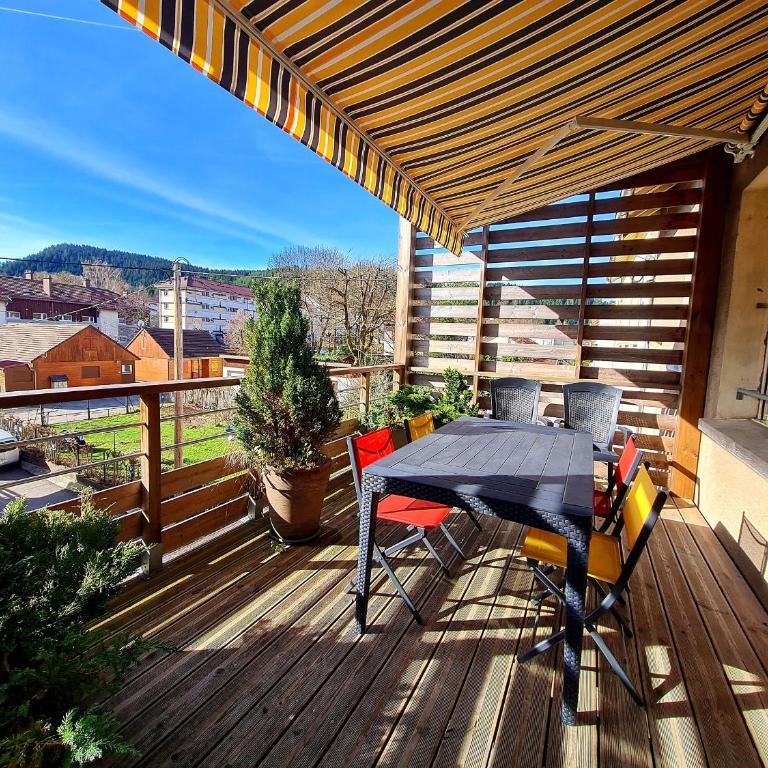 Bel appart au centre avec terrasse et parking - FR-1-589-674 - Appartement - 5