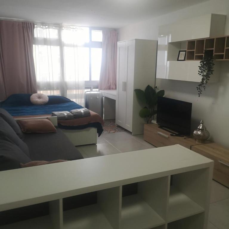 Estudio completo piscina y playa en Candelaria Tenerife - Studio with Sea View - 10