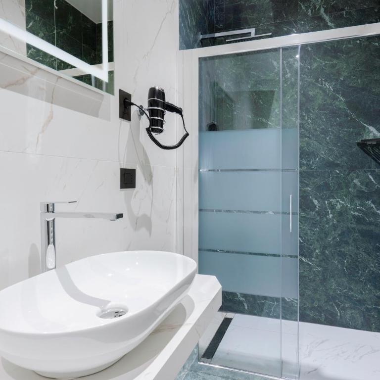 Hotel Adamas - Double Room - 11