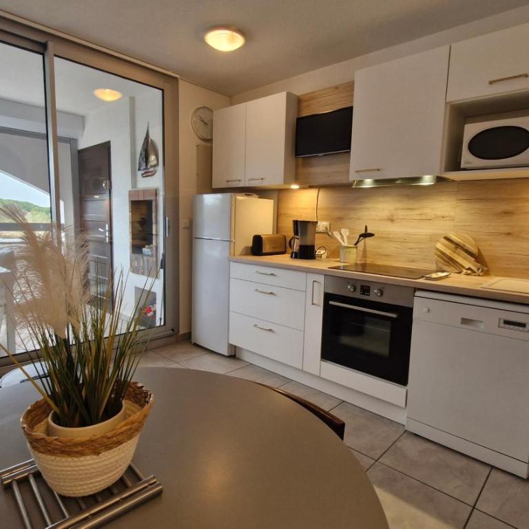 Quai de la lagune - vue sur la Marina - Clim Parking - One-Bedroom Apartment - 2