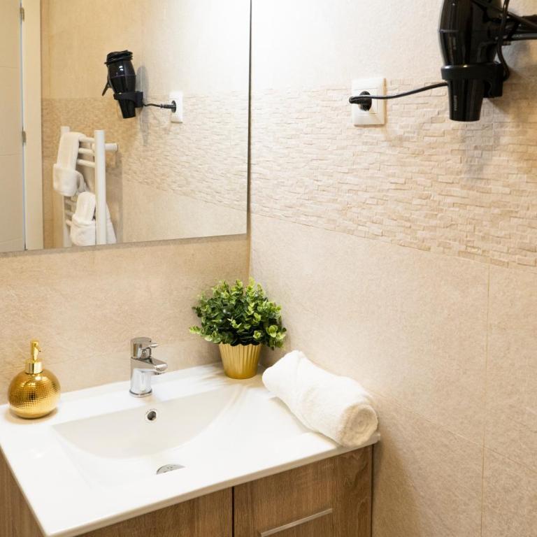 Oshun Mirasierra - Three-Bedroom Apartment - 24