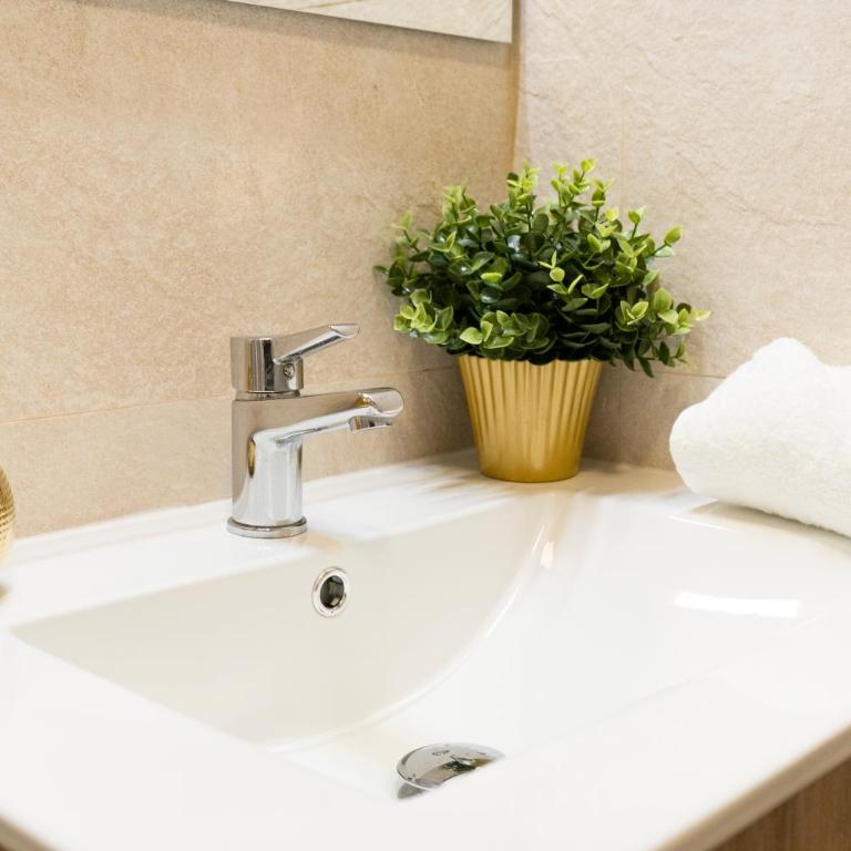 Oshun Mirasierra - Three-Bedroom Apartment - 16