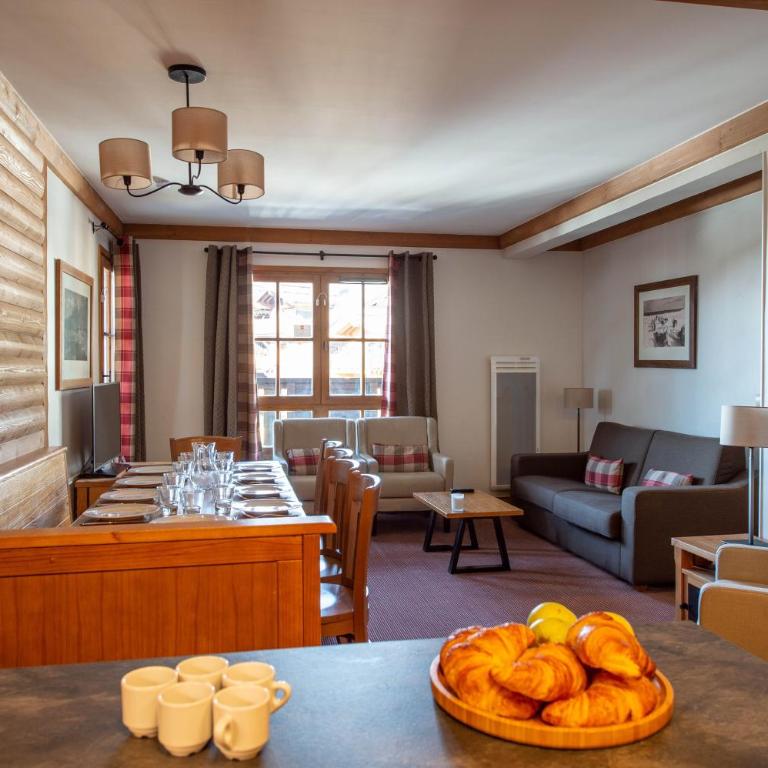Résidence Pierre & Vacances Premium Arc 1950 Le Village - Appartement 3 Chambres en Duplex avec Balcon - Accès à la Piscine Extérieure (8 Personnes) - 1