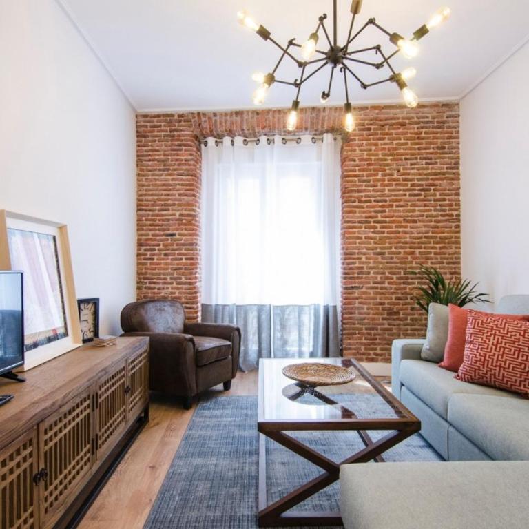 Bright Cozy 2BD 2BTH with Balcony - Chueca - Apartment - 5