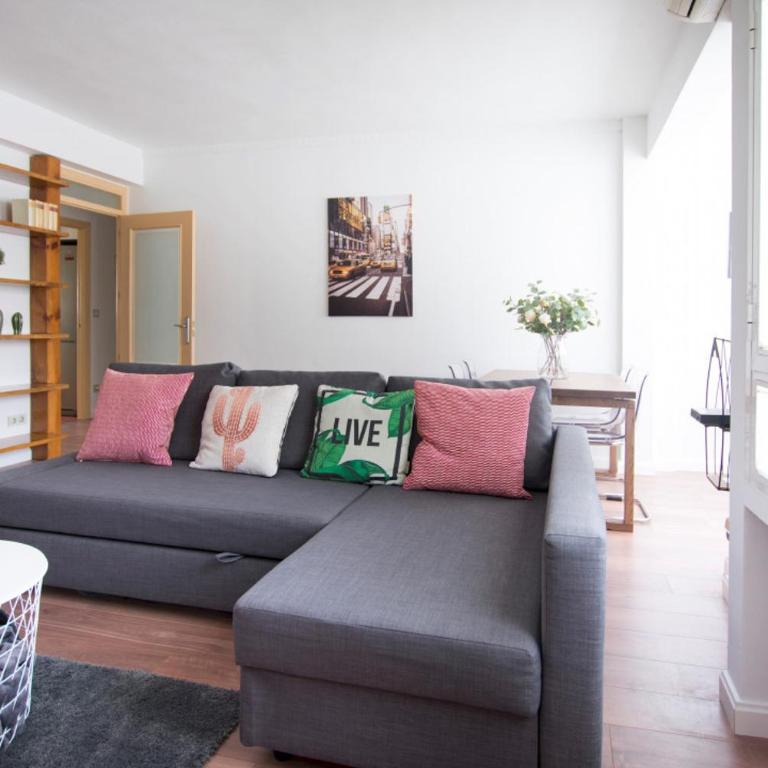 Bright and Wide apartment - Avenida de America - Two-Bedroom Apartment - 1