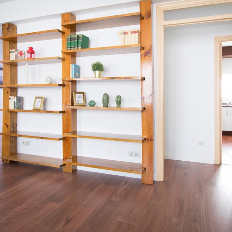Bright and Wide apartment - Avenida de America - Two-Bedroom Apartment - 6