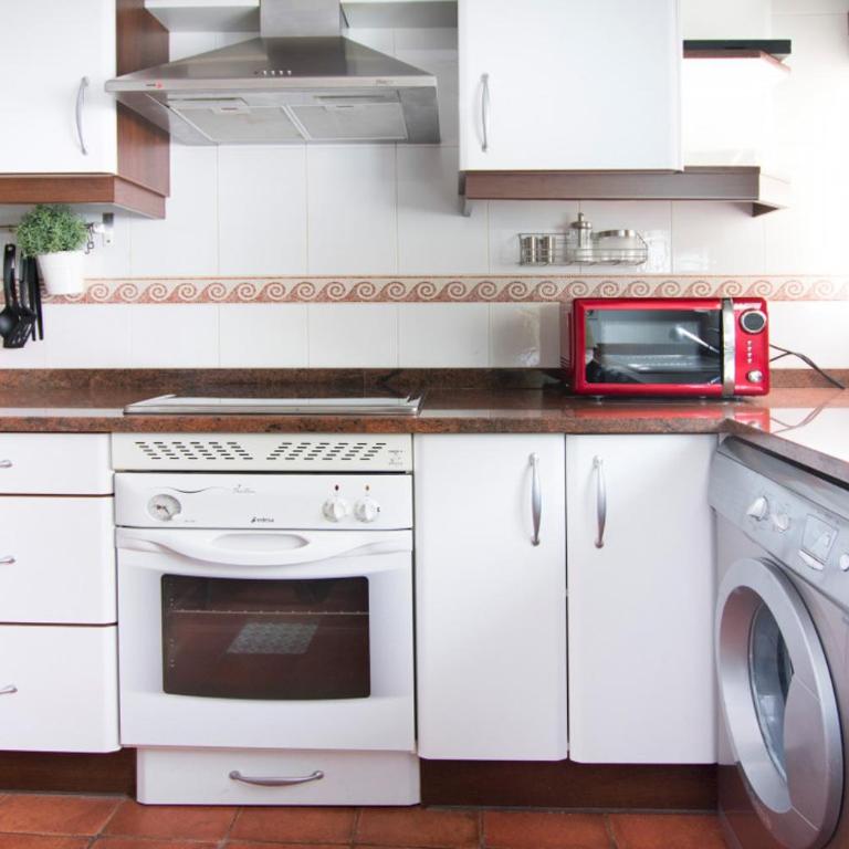 Bright and Wide apartment - Avenida de America - Two-Bedroom Apartment - 7