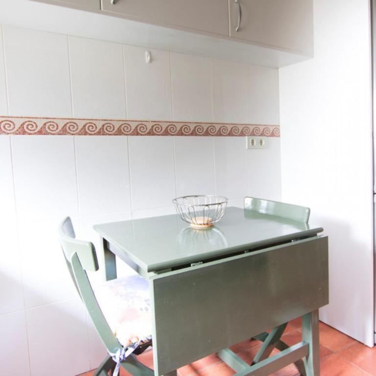 Bright and Wide apartment - Avenida de America - Two-Bedroom Apartment - 10