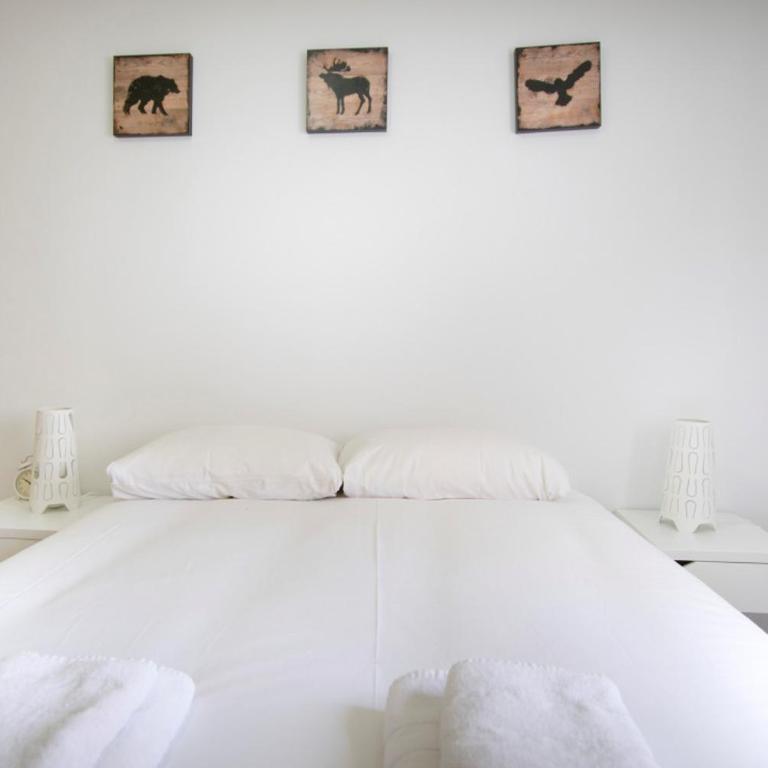 Bright and Wide apartment - Avenida de America - Two-Bedroom Apartment - 17
