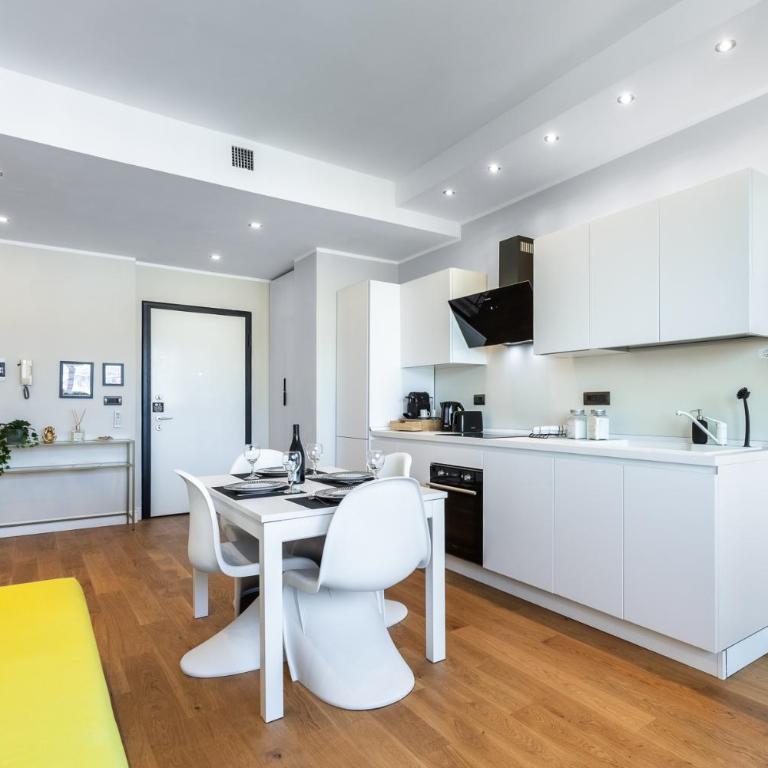 Moderno Attico con Vista Panoramica e Piscina - Appartamento con 2 Camere da Letto - 6