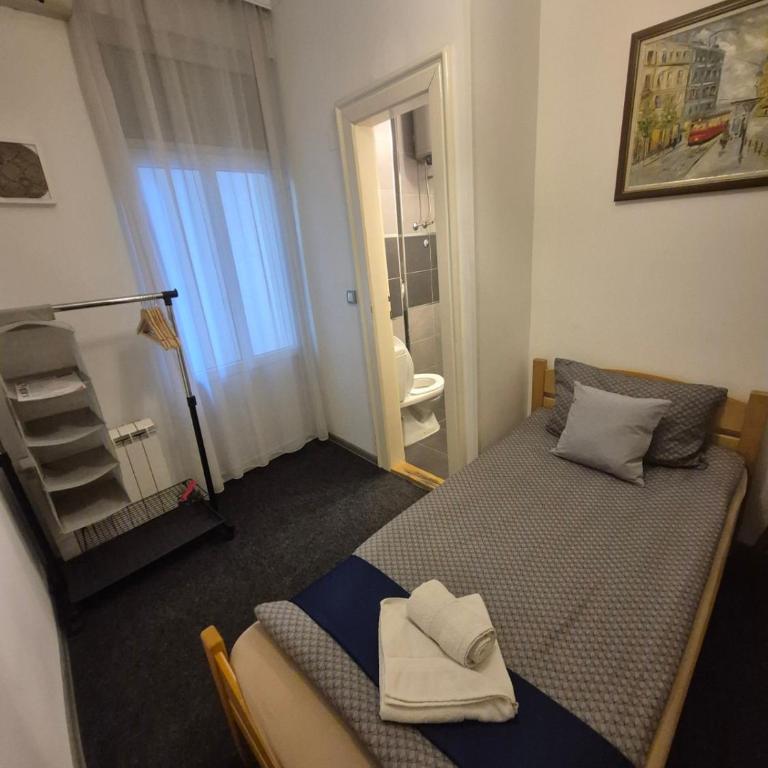 Authentic Belgrade Centre Apartments for large groups, Republic Square - Up to 39 people in 4 apartments - Apartman s 5 Spavaćih Soba i Terasom - 6