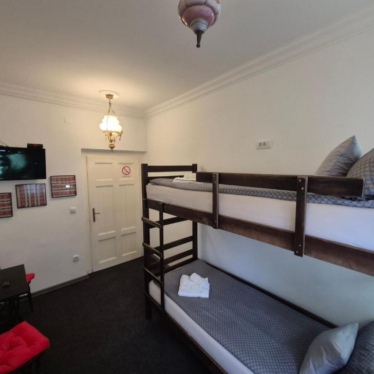 Authentic Belgrade Centre Apartments for large groups, Republic Square - Up to 39 people in 4 apartments - Apartman s 5 Spavaćih Soba i Terasom - 15