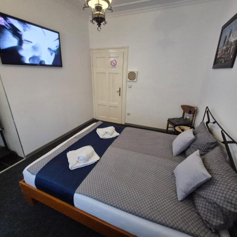 Authentic Belgrade Centre Apartments for large groups, Republic Square - Up to 39 people in 4 apartments - Apartman s 5 Spavaćih Soba i Terasom - 22