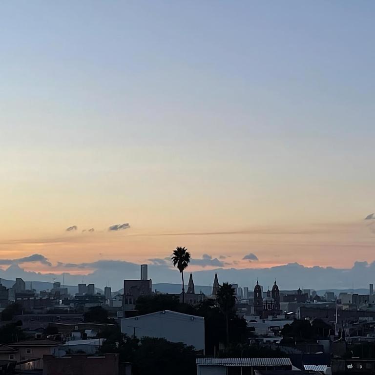 Depa Familiar con cochera 6 min Centro Médico y Catedral - Apartamento de 2 dormitorios - 47
