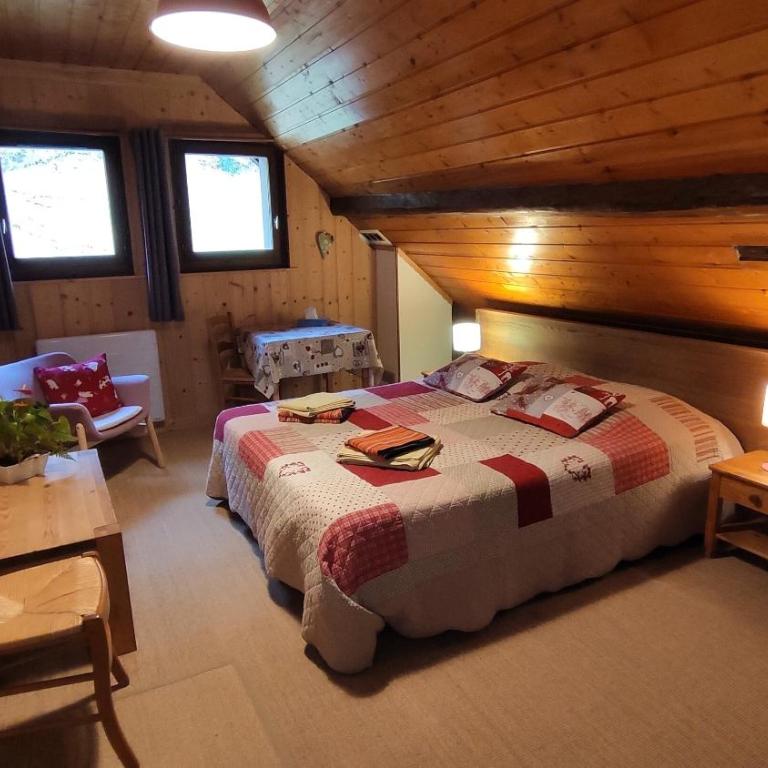 La Grange Aux Loups - Chambre Double ou Lits Jumeaux avec Salle de Bains Privative - 2