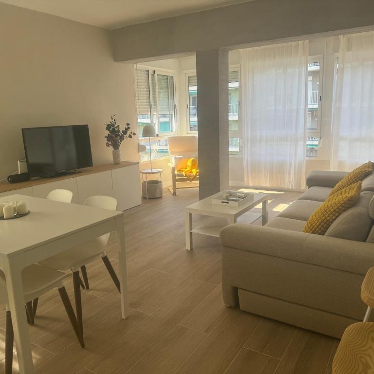 Ca Maruja - Two-Bedroom Apartment with Sea View - 32