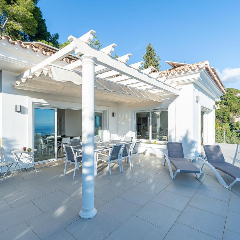 Stunning Villa with Panoramic Views of the Med - Villa Deluxe - 12