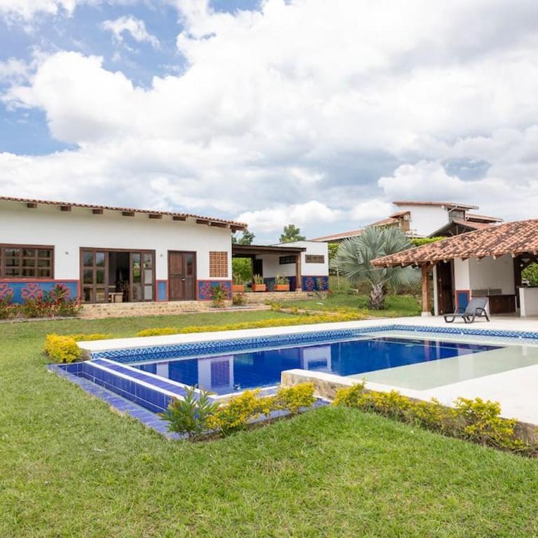 Finca Quindío con Jacuzzi - Villa - 12